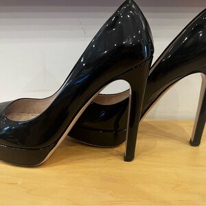 Miu Miu Elegant Black Patent Leather Heels